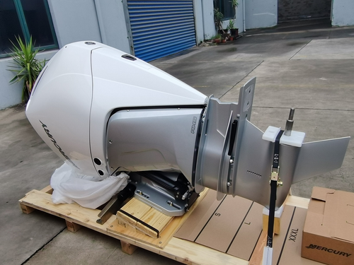 Mercury Verado 300HP V8 Four-Stroke Outboard Motor thumbnail 3