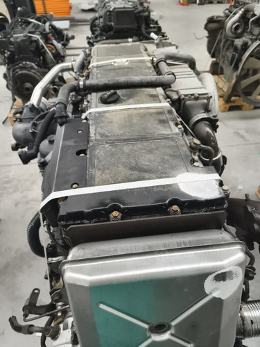 Mercedes-Benz OM471LA engine thumbnail 3