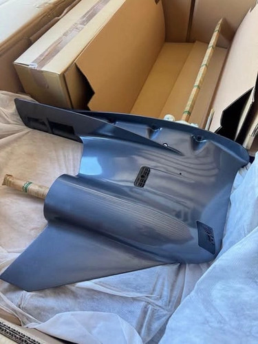 Yamaha New F350 V8 30 shaft lower unit. Outboard Motor thumbnail 7