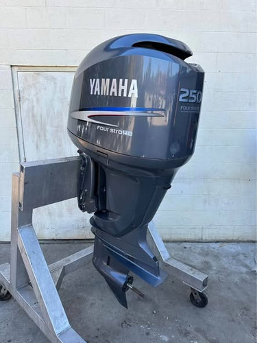 Yamaha Pre-owned F250TXR 4 Stroke  Outboard Motor thumbnail 5