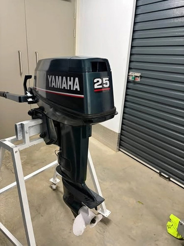 Yamaha Pre Owned 25hp 2 Stroke Outboard Motor thumbnail 2