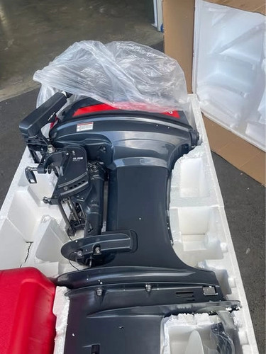 Yamaha New E40X 2 Stroke Outboard Motor thumbnail 3