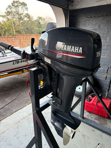 Yamaha Pre-owned 15hp 2 Stroke Outboard Motor thumbnail 3