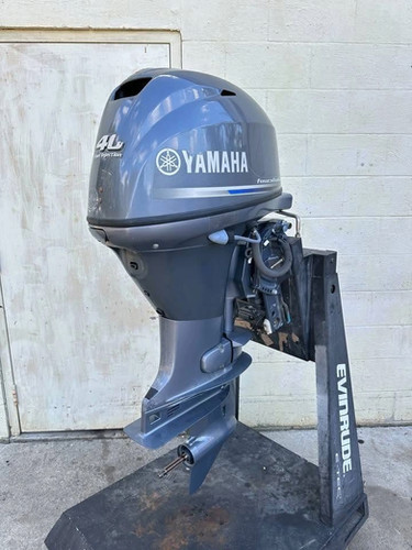 Yamaha Pre-owned F40LA 4 Stroke Outboard Motor thumbnail 4