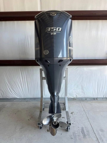 Yamaha Pre - Owned  F350  4 Stroke   Outboard Motor thumbnail 4