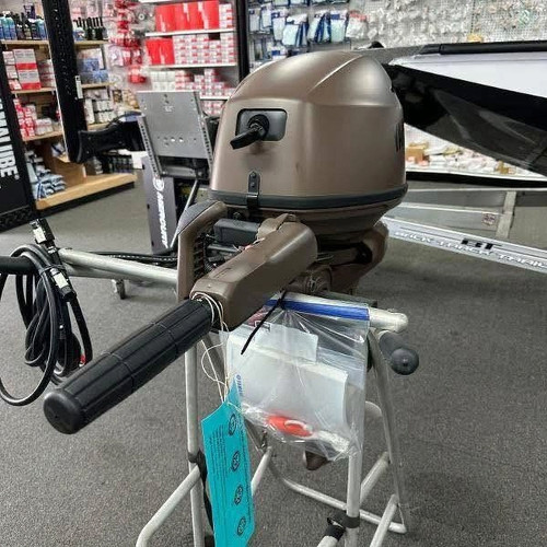 Yamaha New F25SWHC 3  4 stroke Outboard Motor thumbnail 3