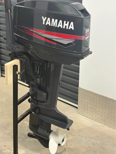 Yamaha Pre Owned 30HP 2-Stroke Outboard Motor thumbnail 6